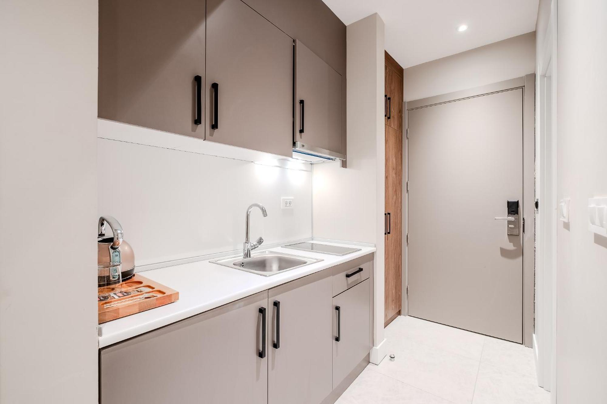 Montenegro Lodge Kavac Room photo Kitchenette