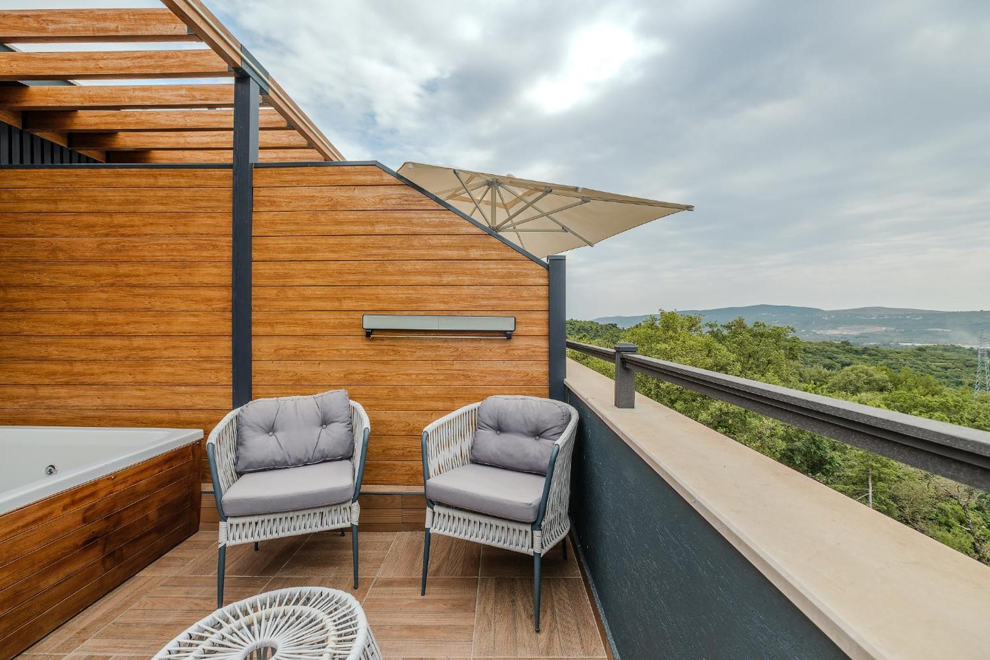 Montenegro Lodge Kavac Room photo Terrace
